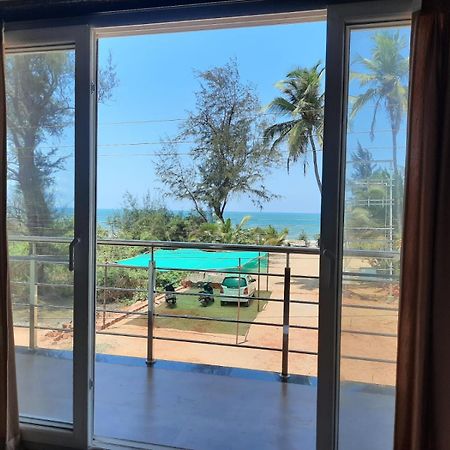 Raapan Beach Resort Mālvan Esterno foto