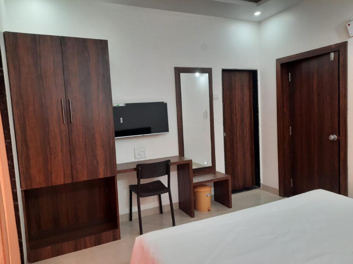 Raapan Beach Resort Mālvan Esterno foto