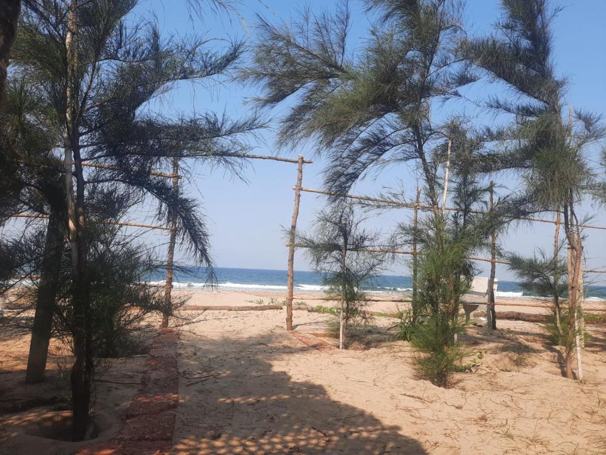 Raapan Beach Resort Mālvan Esterno foto
