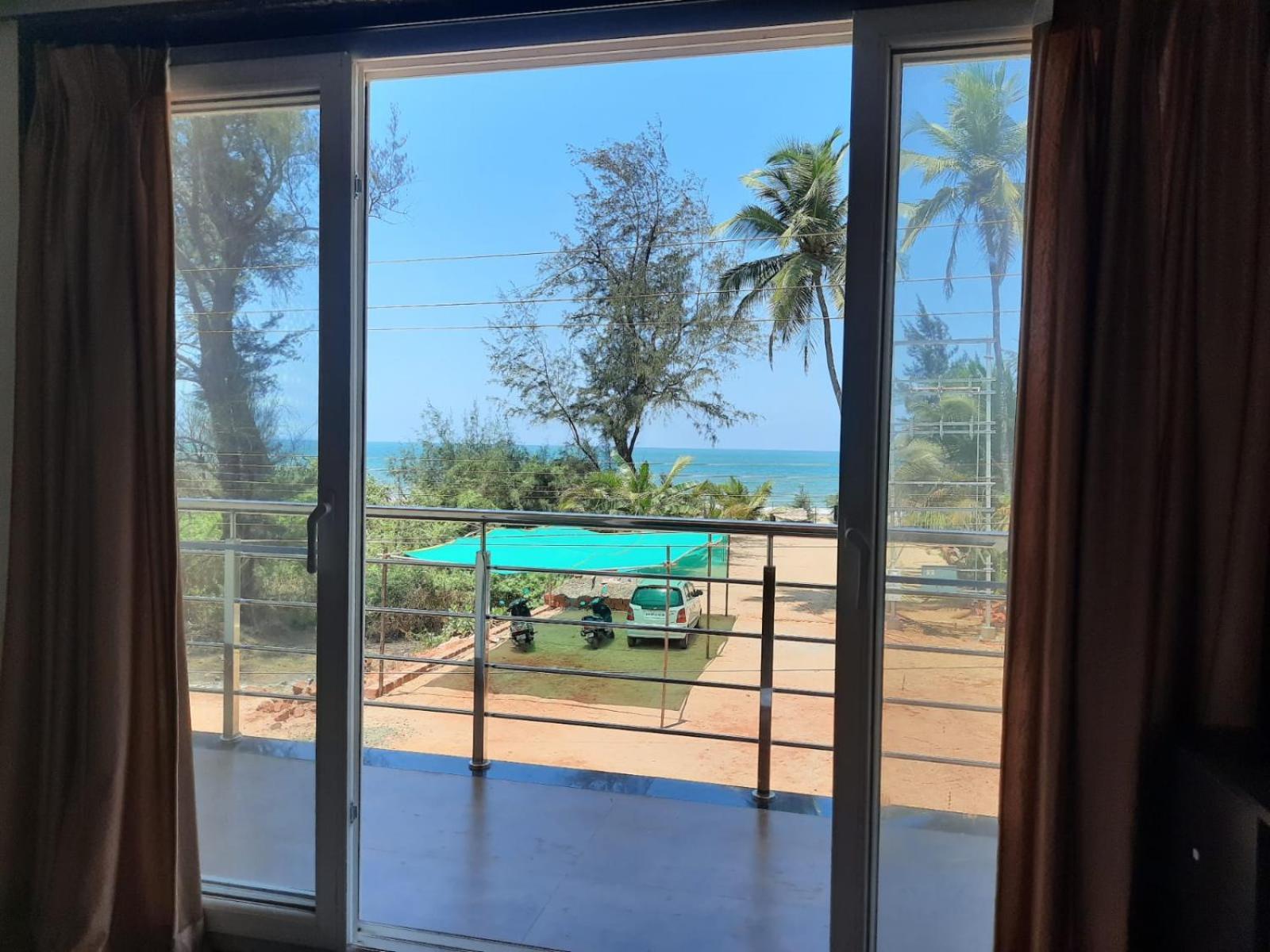 Raapan Beach Resort Mālvan Esterno foto